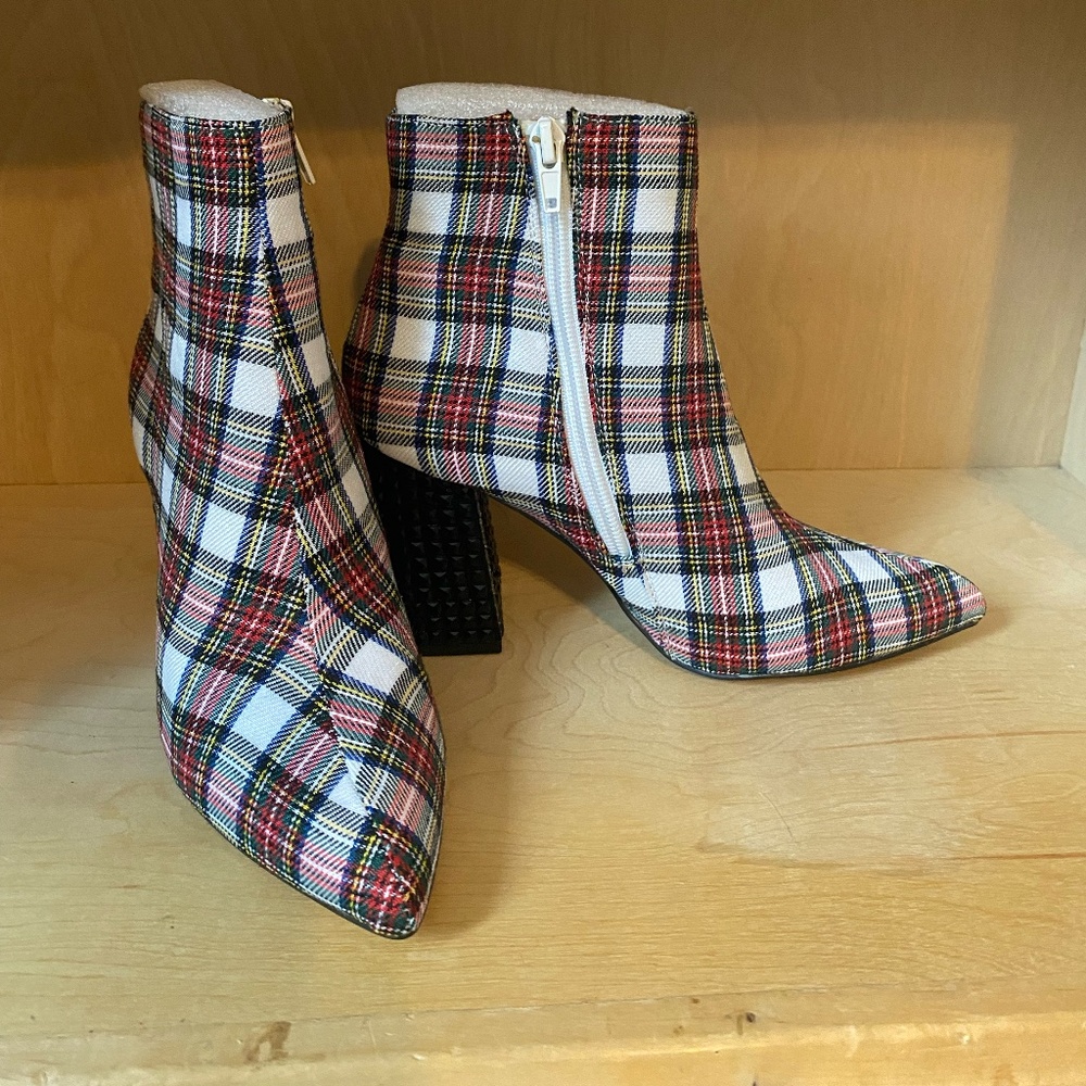 Betsey Johnson Plaid Chunkey Ankle Boots